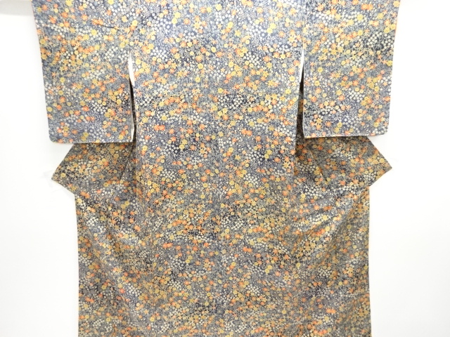 縮緬地　草花模様小紋着物